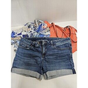 JC Penney Rolled Cuff Denim Short Womens Size 31/12 Whiskered Faded Stretch
